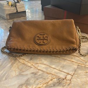 Tory Burch Beige crossbody with gold chain